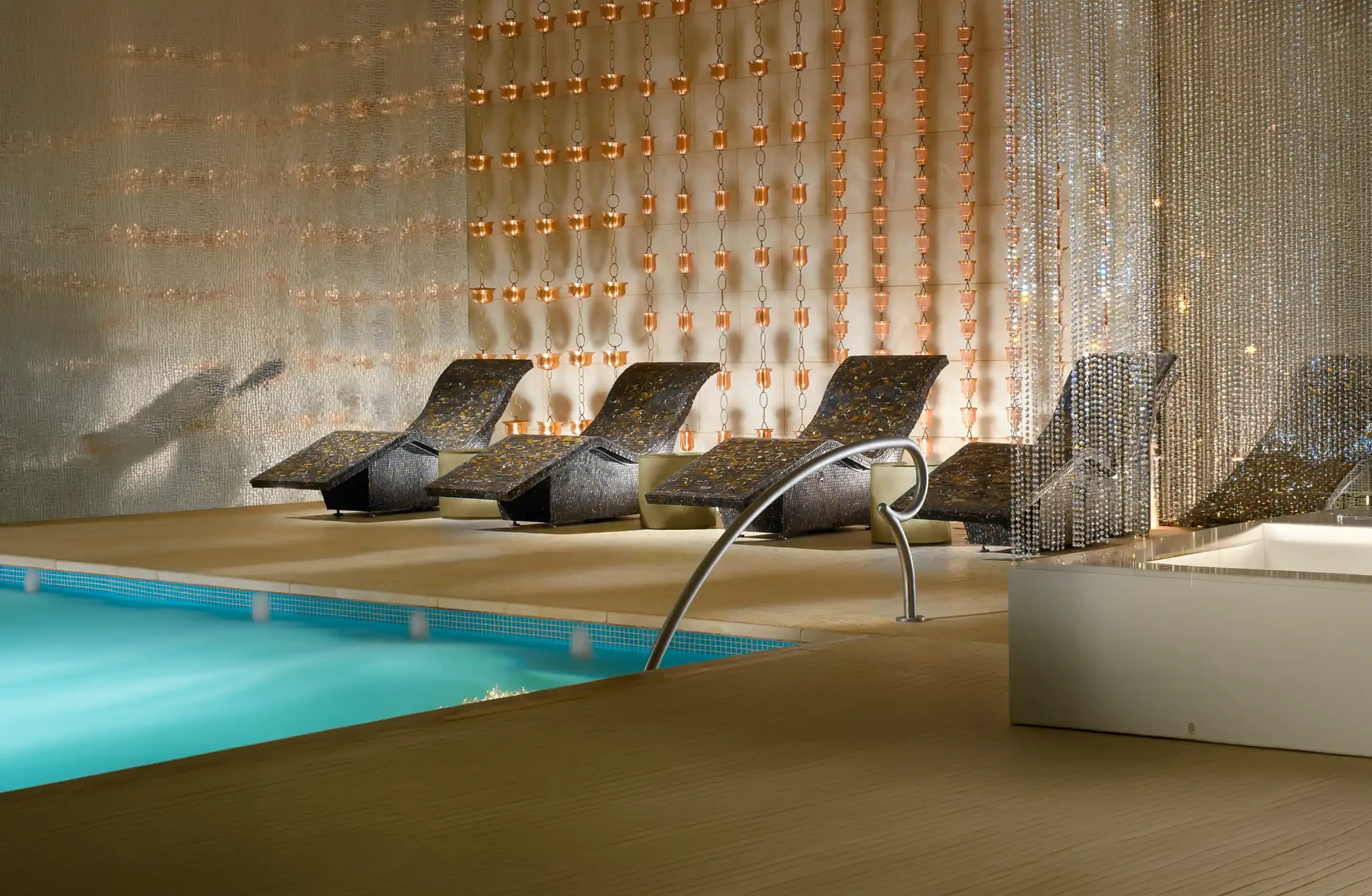 Loungers hero